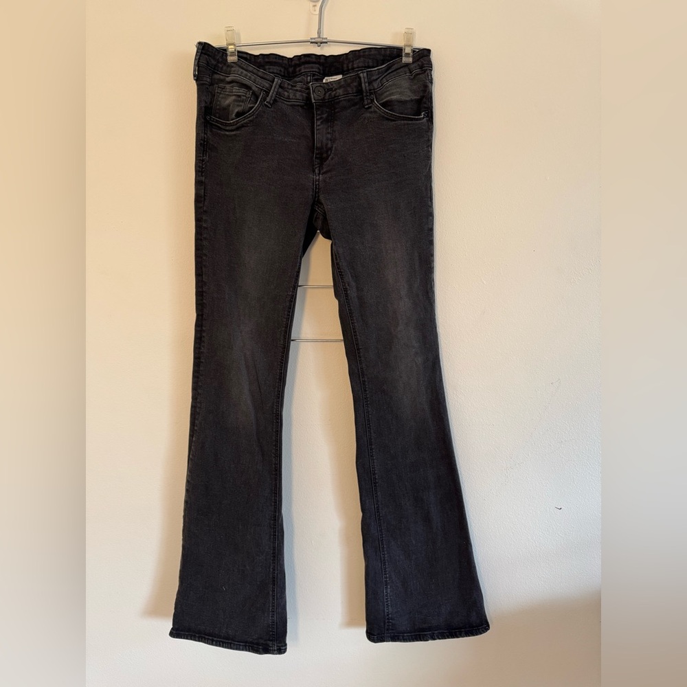 H&M Flare Low Waist jeans, low-rise, black denim. Size 33